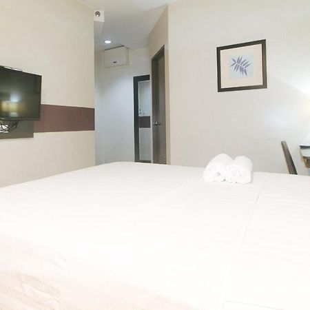 Lorenzzo Suites Hotel Makati City Екстериор снимка