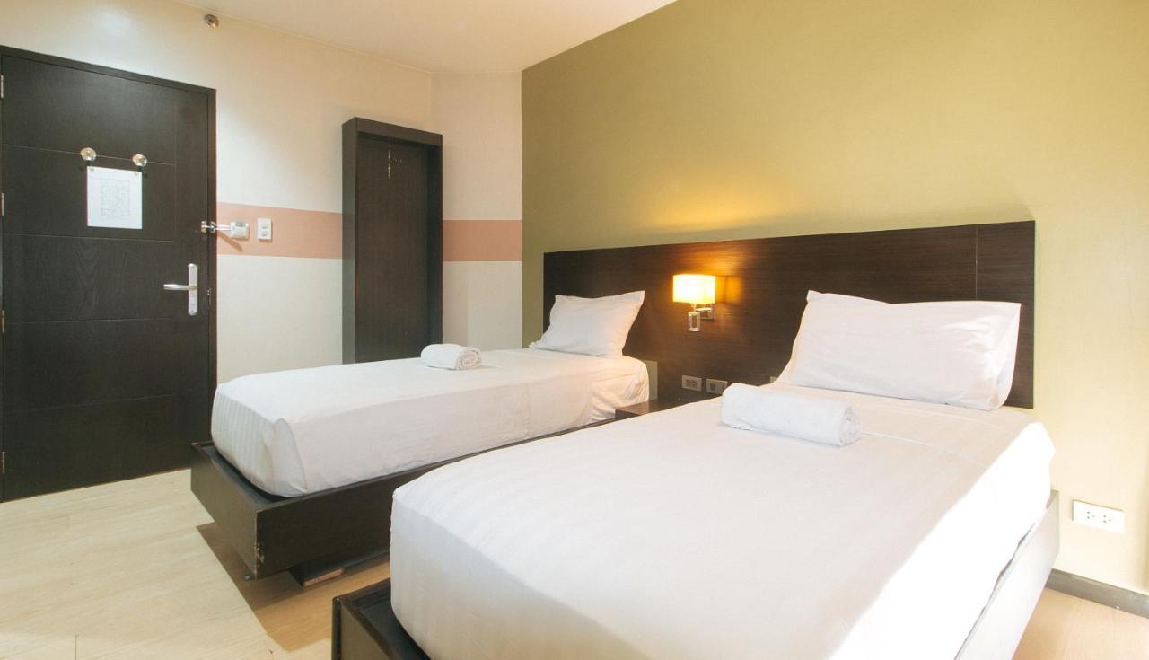 Lorenzzo Suites Hotel Makati City Екстериор снимка