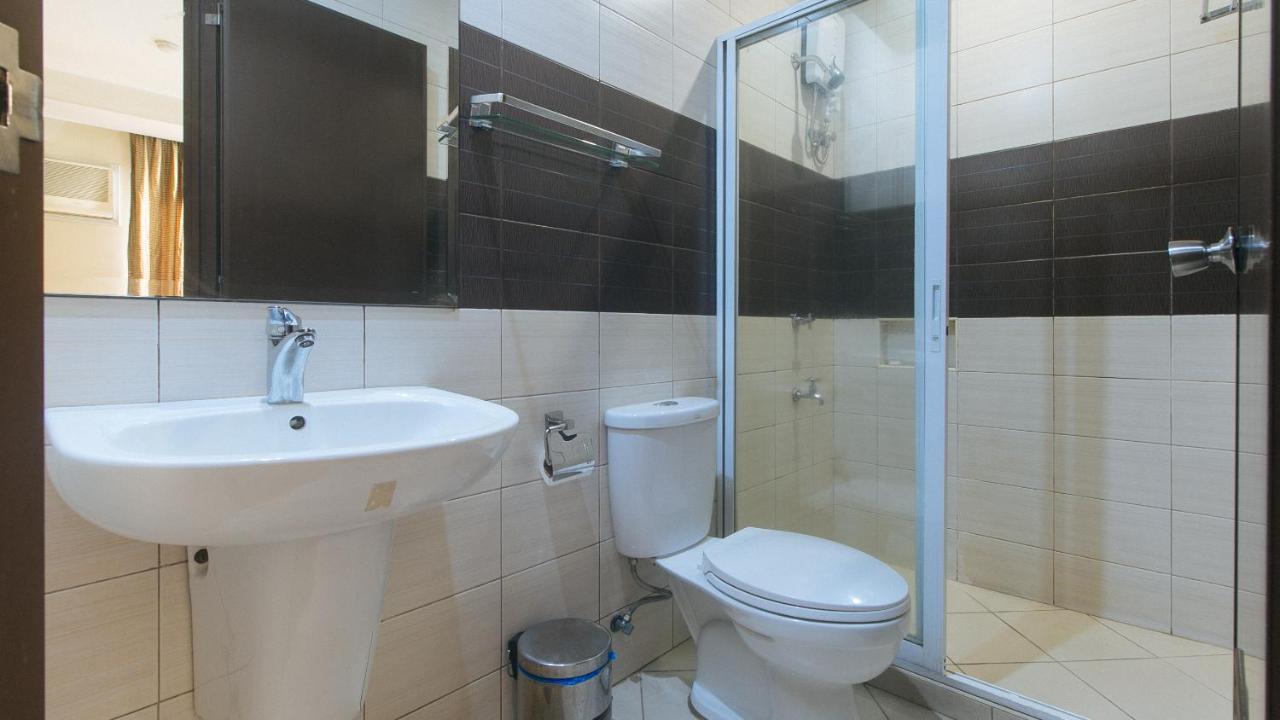 Lorenzzo Suites Hotel Makati City Екстериор снимка