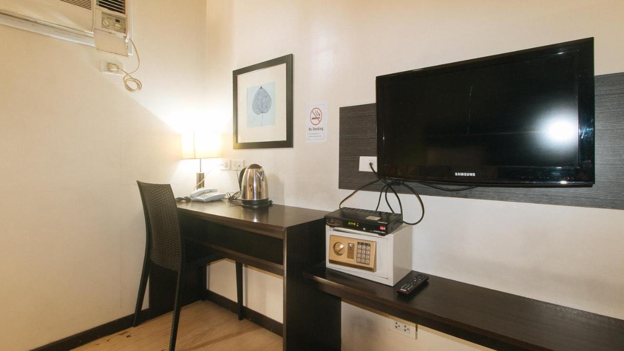 Lorenzzo Suites Hotel Makati City Екстериор снимка