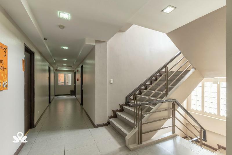 Lorenzzo Suites Hotel Makati City Екстериор снимка