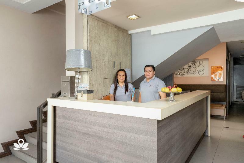 Lorenzzo Suites Hotel Makati City Екстериор снимка