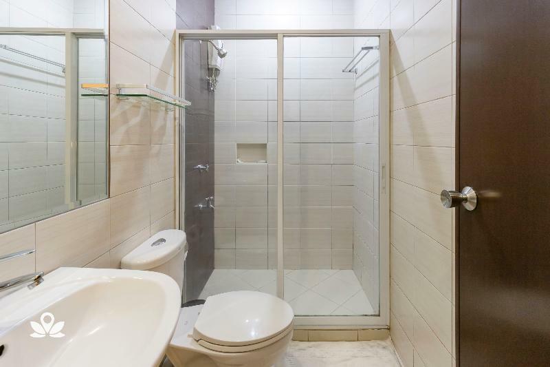 Lorenzzo Suites Hotel Makati City Екстериор снимка