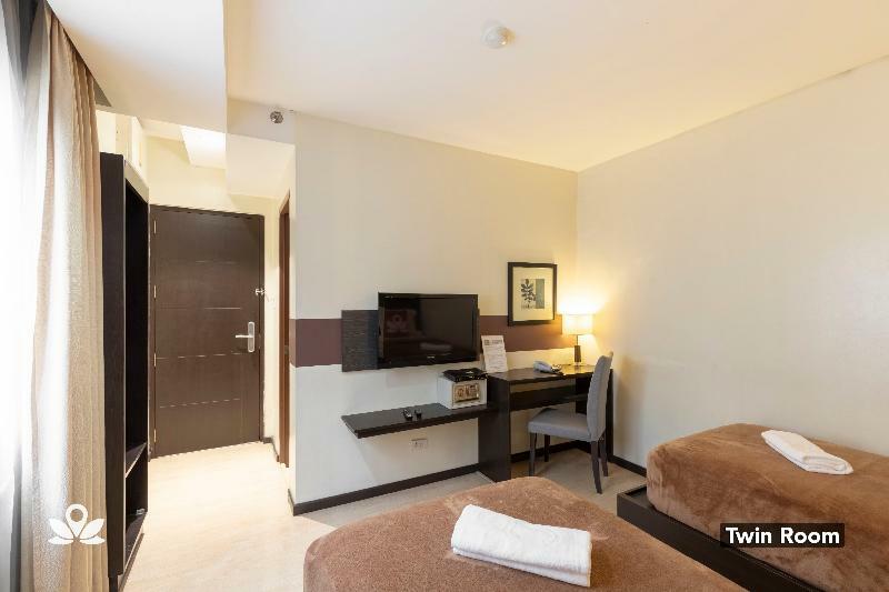 Lorenzzo Suites Hotel Makati City Екстериор снимка